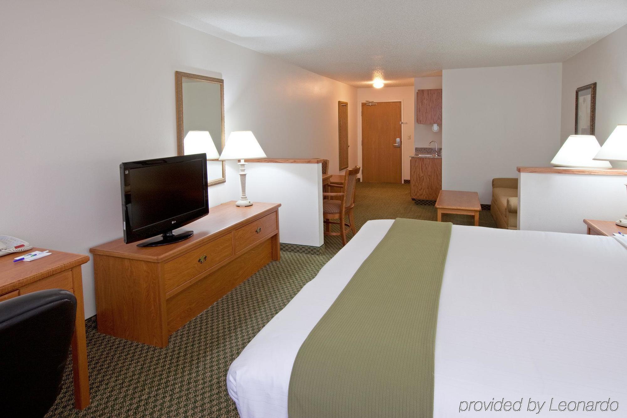 Holiday Inn Express & Suites Logan, An Ihg Hotel Phòng bức ảnh